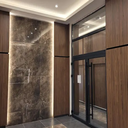 Knezev Park Lux 아파트