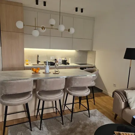 Knezev Park Lux * 노비사드