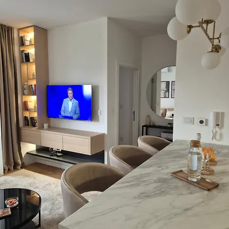 아파트 Knezev Park Lux 노비사드