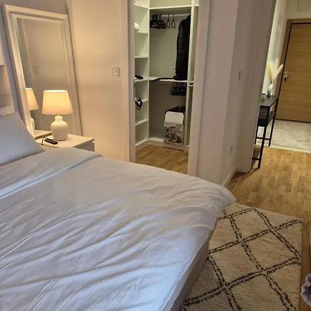 Knezev Park Lux * 노비사드