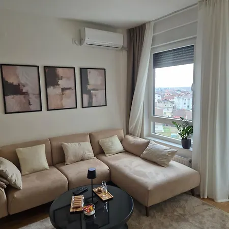 아파트 Knezev Park Lux 노비사드